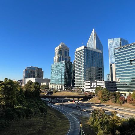 Spacious 2 Bed, 2 Bath Uptown Gem In The Heart Of The City-Parking-Wi-Fi-Balcony Cgv Charlotte Exteriör bild