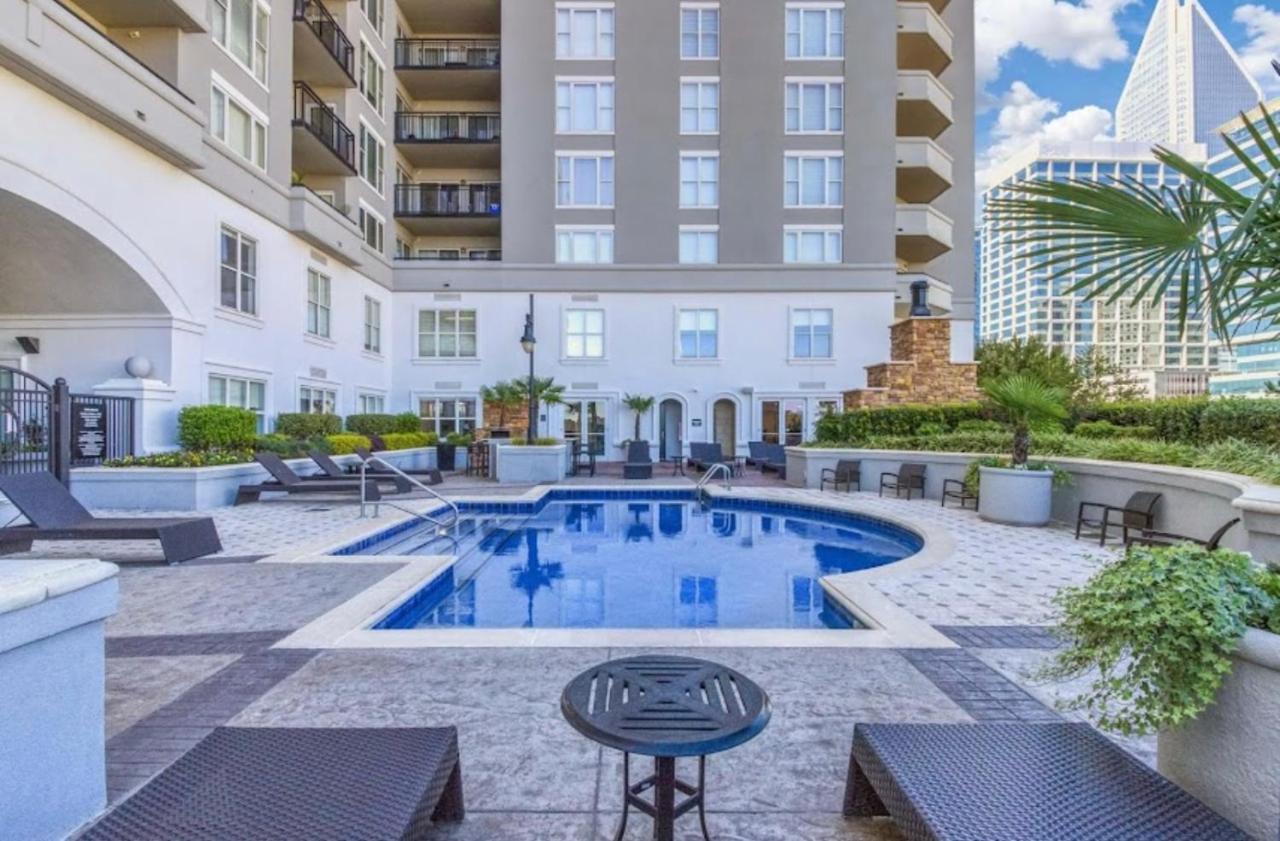 Spacious 2 Bed, 2 Bath Uptown Gem In The Heart Of The City-Parking-Wi-Fi-Balcony Cgv Charlotte Exteriör bild