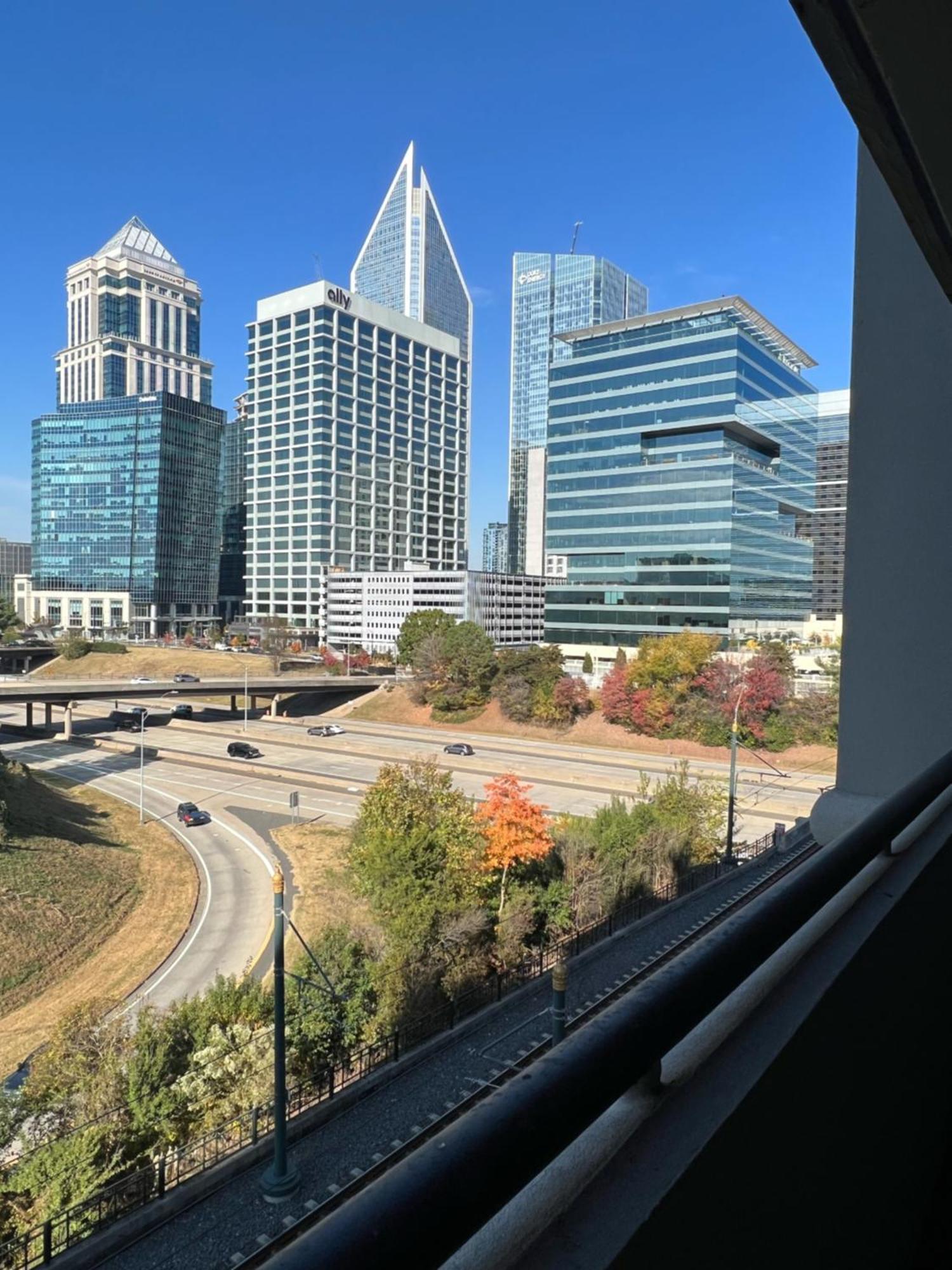 Spacious 2 Bed, 2 Bath Uptown Gem In The Heart Of The City-Parking-Wi-Fi-Balcony Cgv Charlotte Exteriör bild