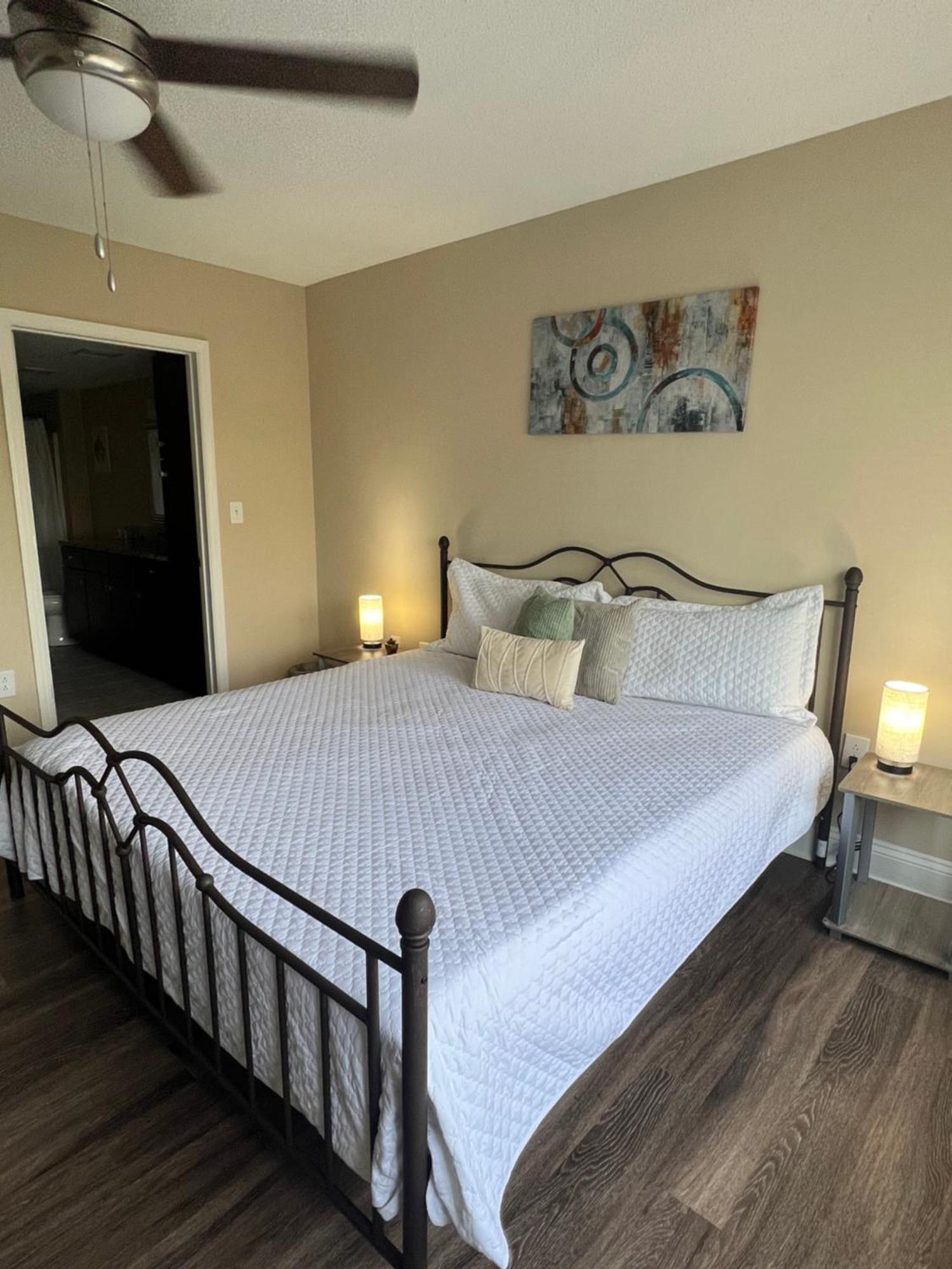 Spacious 2 Bed, 2 Bath Uptown Gem In The Heart Of The City-Parking-Wi-Fi-Balcony Cgv Charlotte Exteriör bild